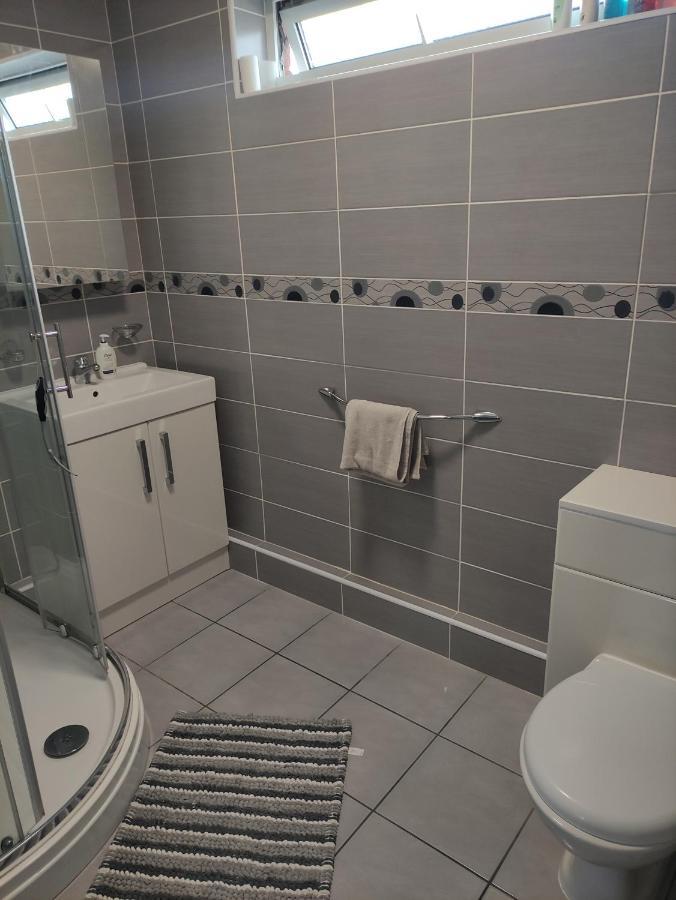 Perfect Place In Walsall/ 4 Bedroom / Long Term Workers Or Family Home Exteriér fotografie